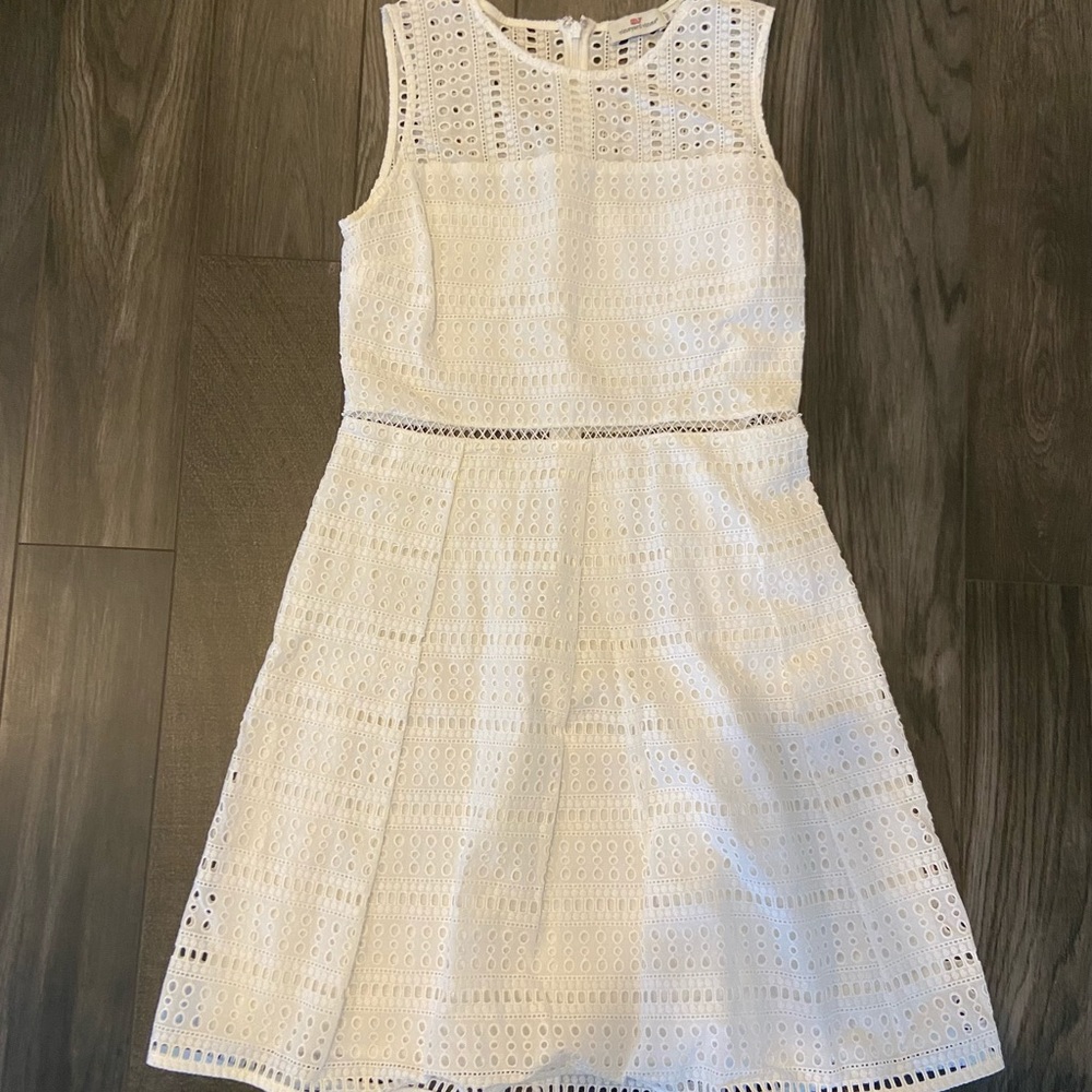 Vineyard Vines white eyelet dress🤍